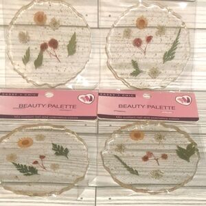 Sassy + Chic Beauty Palettes Floral (Set of 4) Sassy+Chic Floral Beauty Palettes